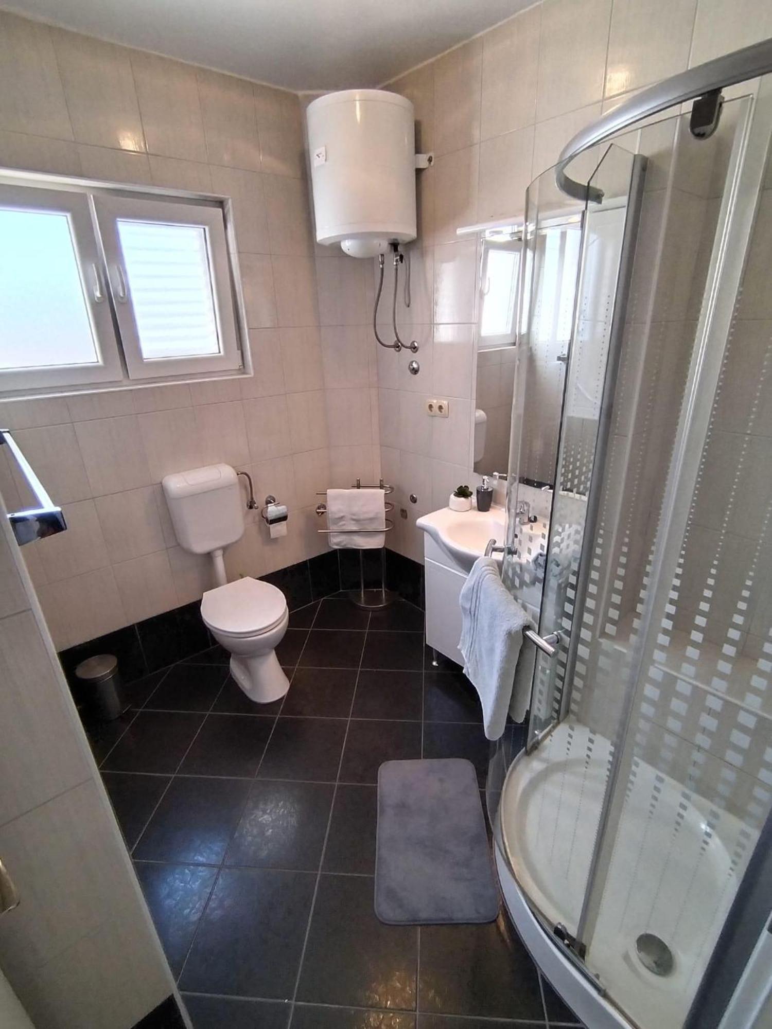 Apartments By The Sea Duce, Omis - 2731 Dugi Rat Room photo